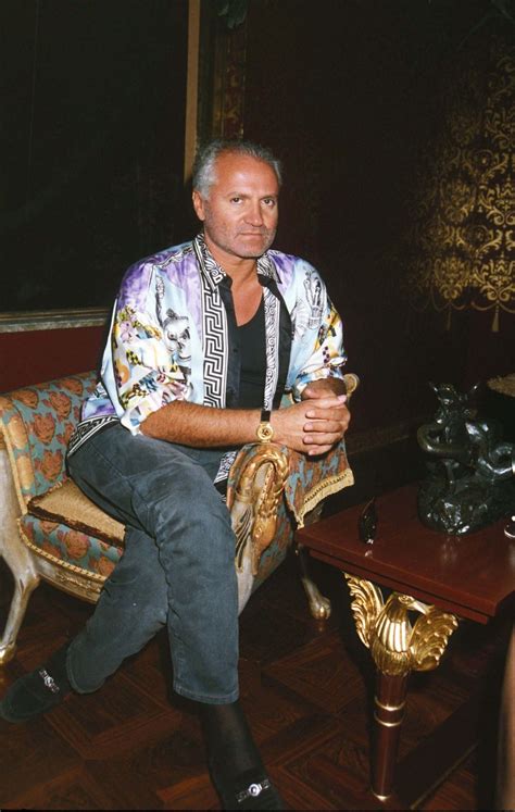 in quali anni etichetta gianni versace|gianni versace designer.